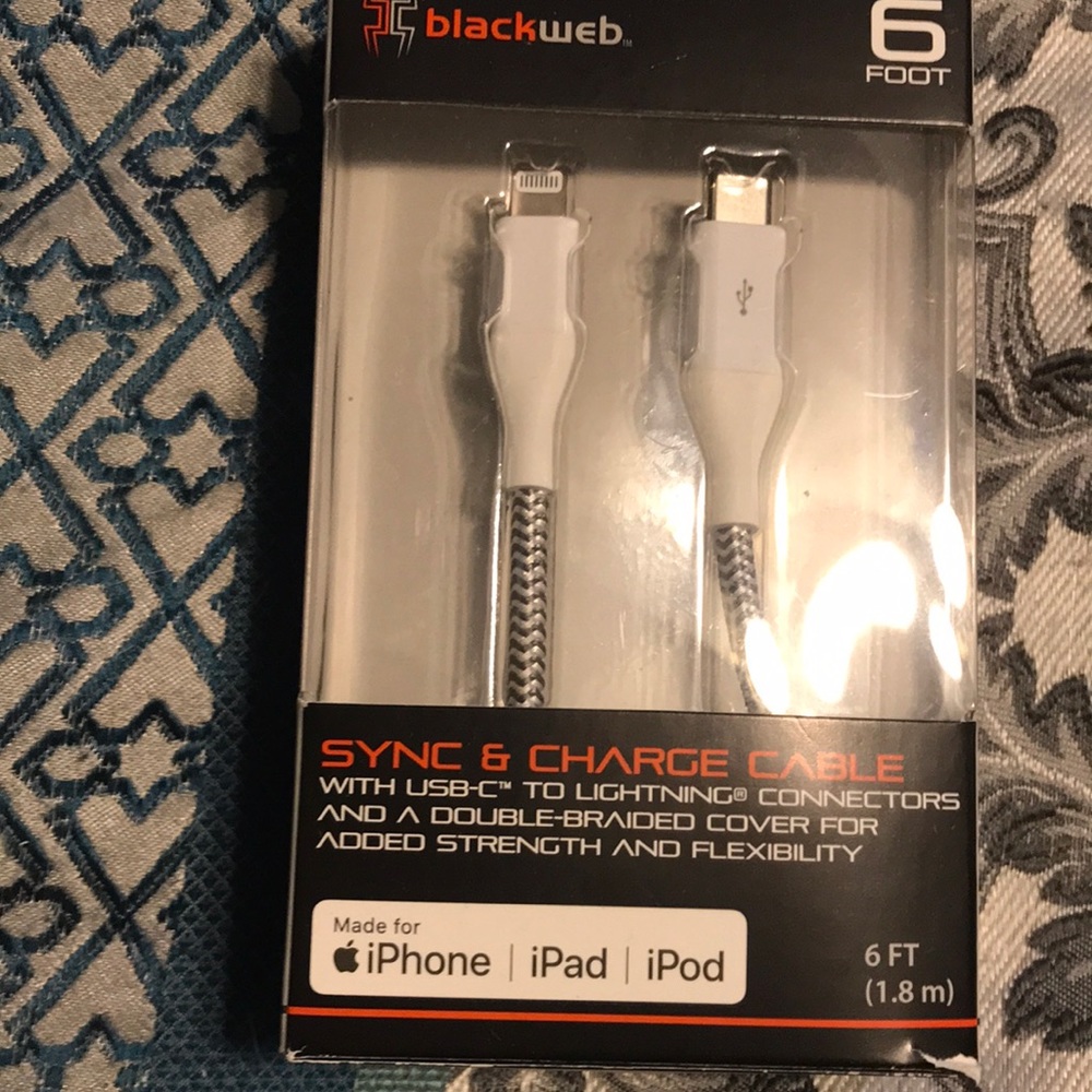 IPhone sync & charging cable